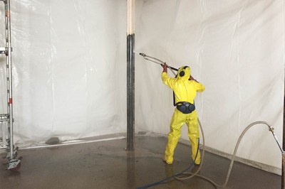 Environmentally friendly paint stripping on metal surfaces using high-pressure water